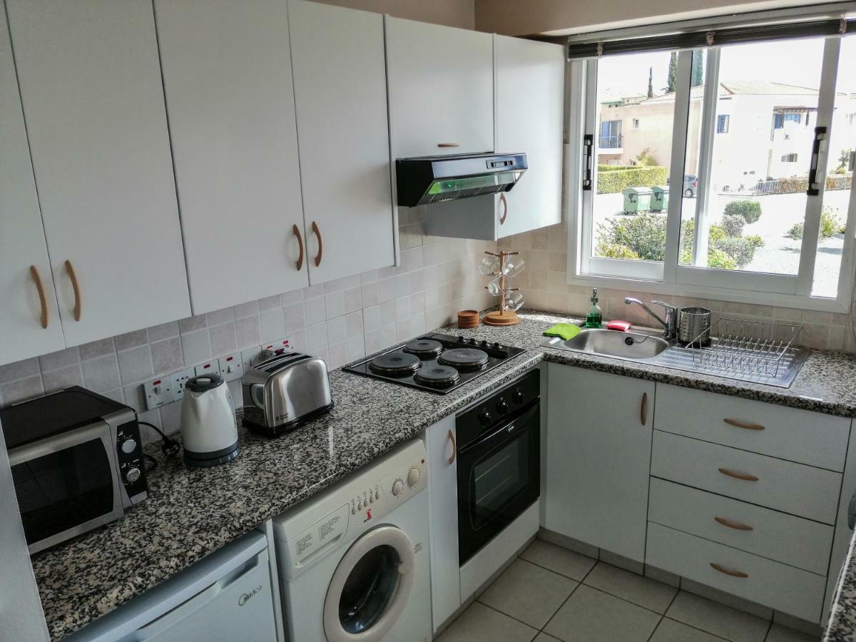 Top Seaview Apartment In Peyia Exterior photo